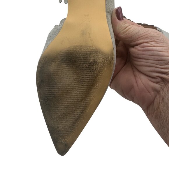 Journee Collection Scalloped Edge Suede Gray Kitten Heel Pointed Toe Pumps Size6 - Picture 7 of 8